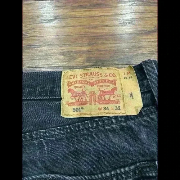 Levi's 501 Jeans Black Denim Raw Hem Straight Womens Size 34 Jeans - Picture 7 of 9